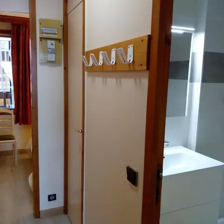 Διαμέρισμα Renove A Meribel, 1 Chambre, 3 Couchages, Balcon, Acces Pistes, Casier A Skis, Wifi - Fr-1-355-175 *